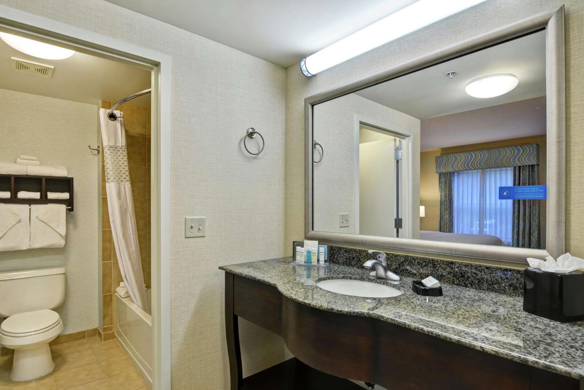 Hampton Inn & Suites Wilkes-Barre Ngoại thất bức ảnh