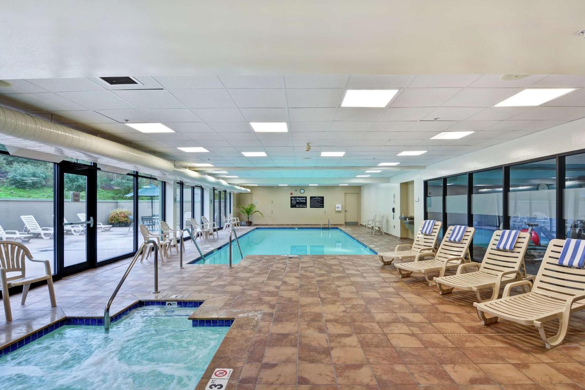 Hampton Inn & Suites Wilkes-Barre Ngoại thất bức ảnh